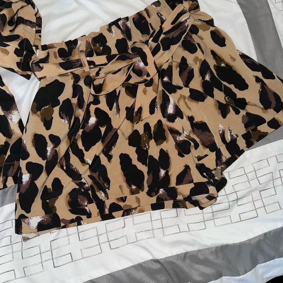 🚫SOlD🚫 SHEIN Short and blazer Matching Set - Picture 4 of 9